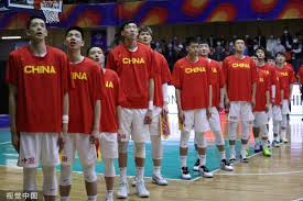 让徐杰控场！广东队反超，胡明轩下场后，徐杰带队反超10分.